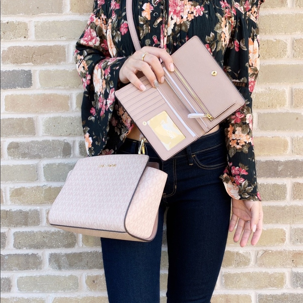 Gaby’sBags👜💕NWT Michel Kors Crossbody&Wallet SET - Picture 4 of 7